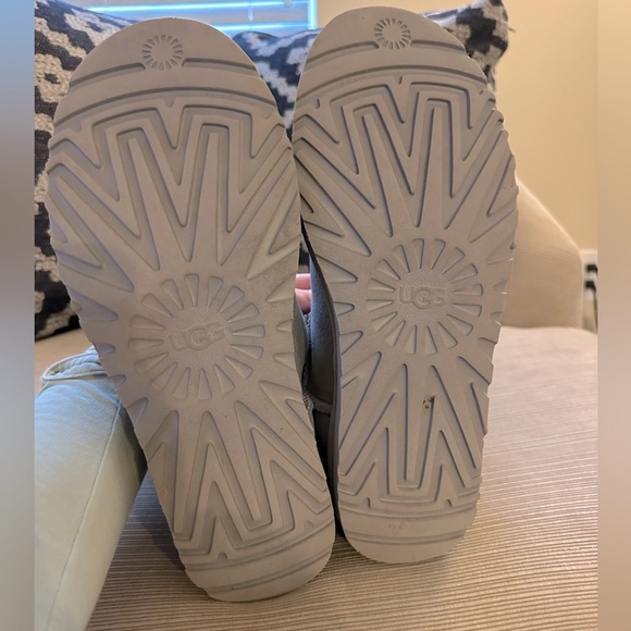 Women’s Ugg size 10 light gray Mini Bailey Bow II boots - Picture 4 of 6